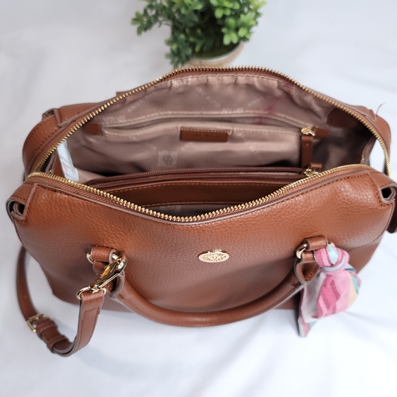 Gorgeous Ann Klein Handbag - Picture 4 of 6